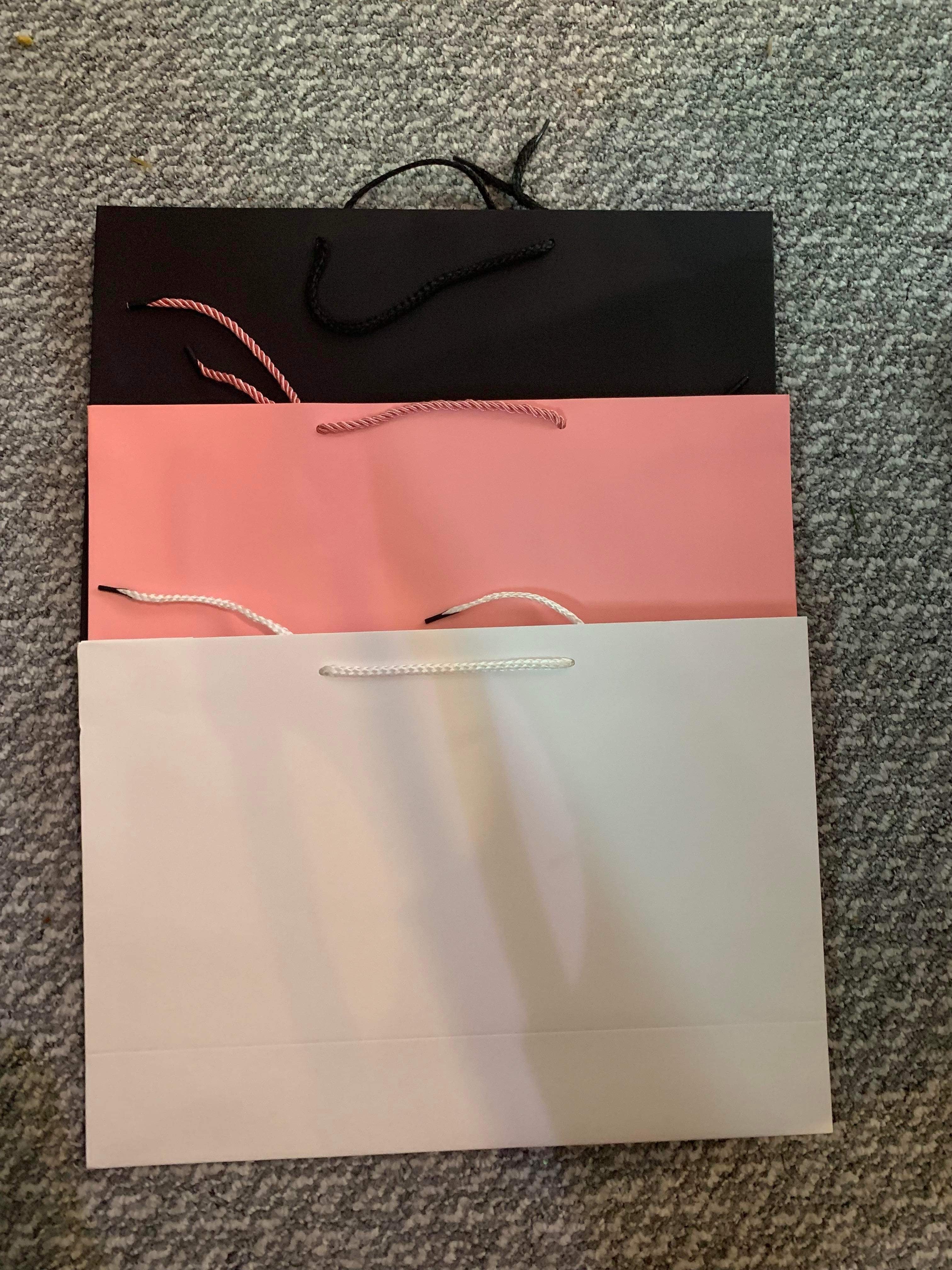 Large glossy effect gift bags